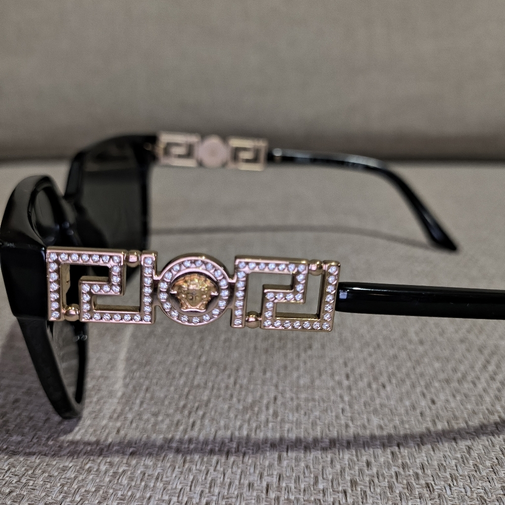 Authentic Versace Sunglasses NWT org $536 - Picture 10 of 16